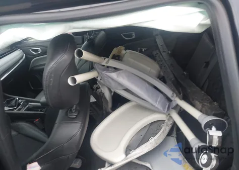 2024 Jeep Compass Latitude 4X4 z USA, uszkodzony, nr VIN 3C4NJDBN6RT111820